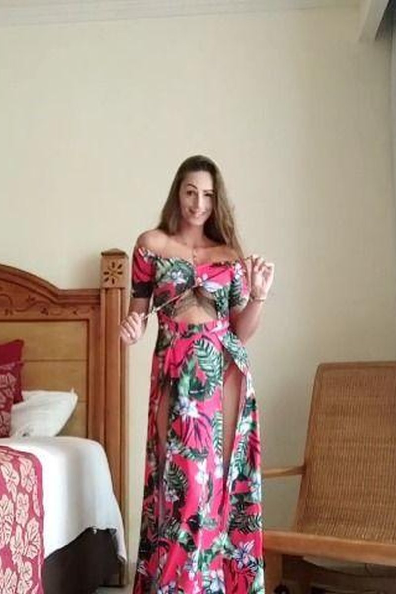 Striptease Holidays - Screenshot 1 of 4 - Holidays