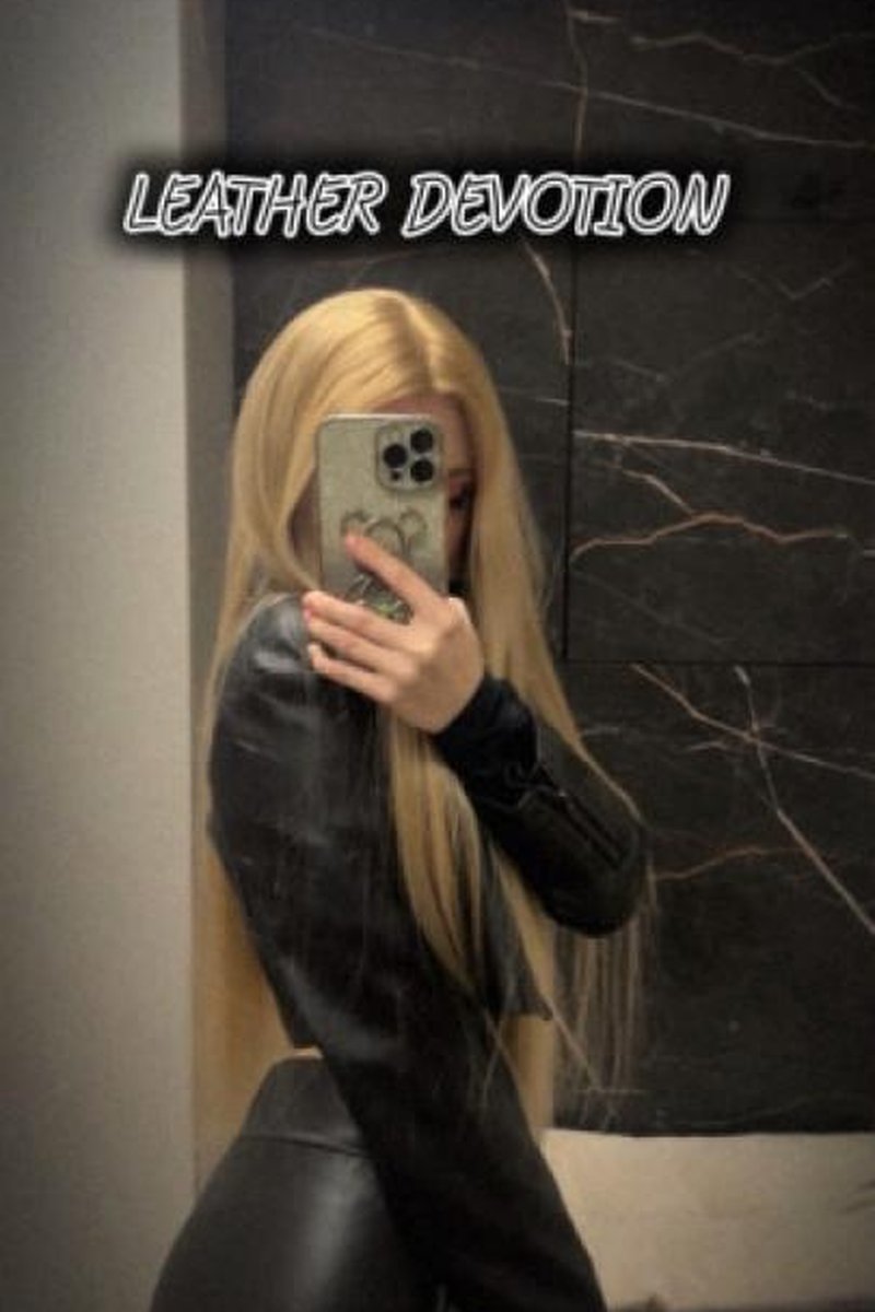 Leather Devotion - Screenshot 1 of 4 - Blondegoddess