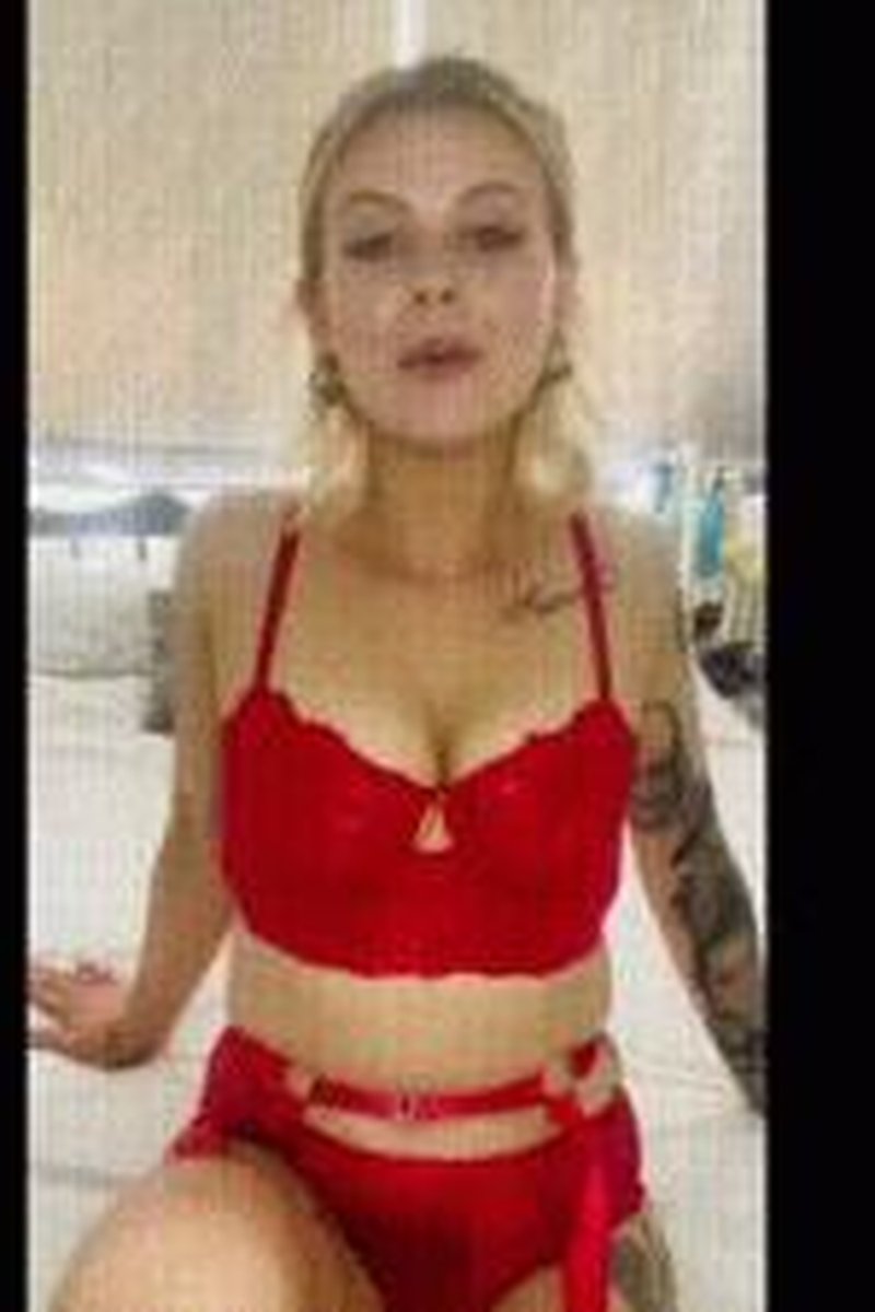 Hot Brat SPH - Screenshot 1 of 4 - Blonde Hair (Female)