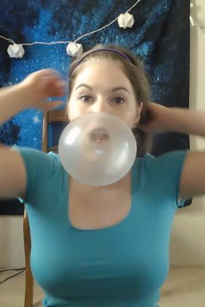 Big Bubbles - Black Nylons - Screenshot 1 of 4 - Bubble Gum