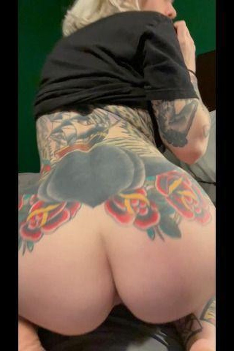 Butt Play - Screenshot 1 of 4 - Anal