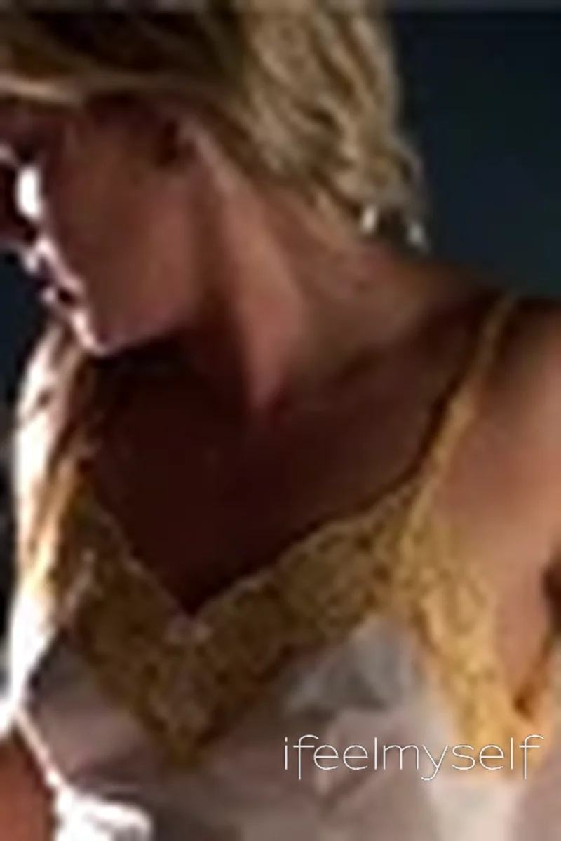 Repeat - Screenshot 1 of 4 - Blond Hair