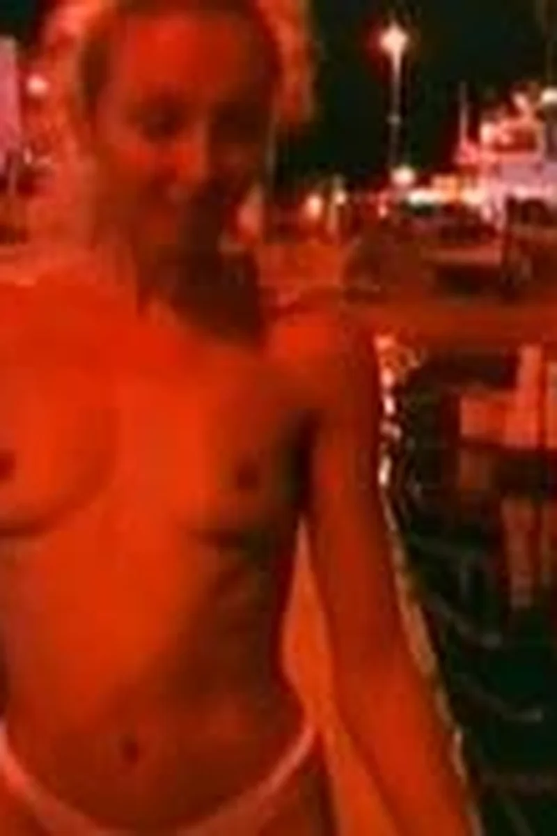 Night Walking - Screenshot 1 of 4 - Fetish