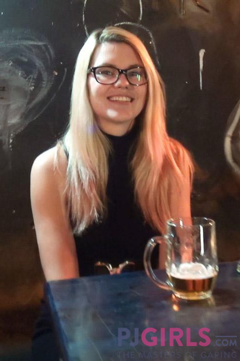 Pub Haunting - Screenshot 1 of 4 - Blond Hair