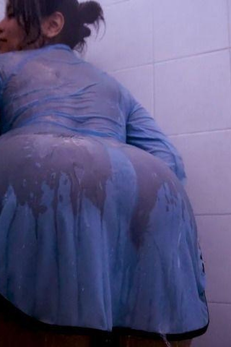 Blue Shower - Screenshot 1 of 4 - Shower