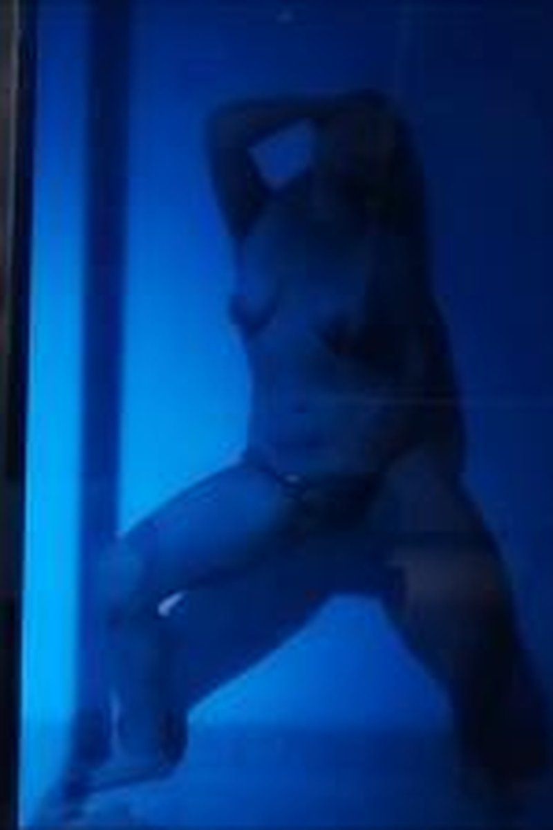 Bluezone Striptease - Screenshot 1 of 4 - Captive