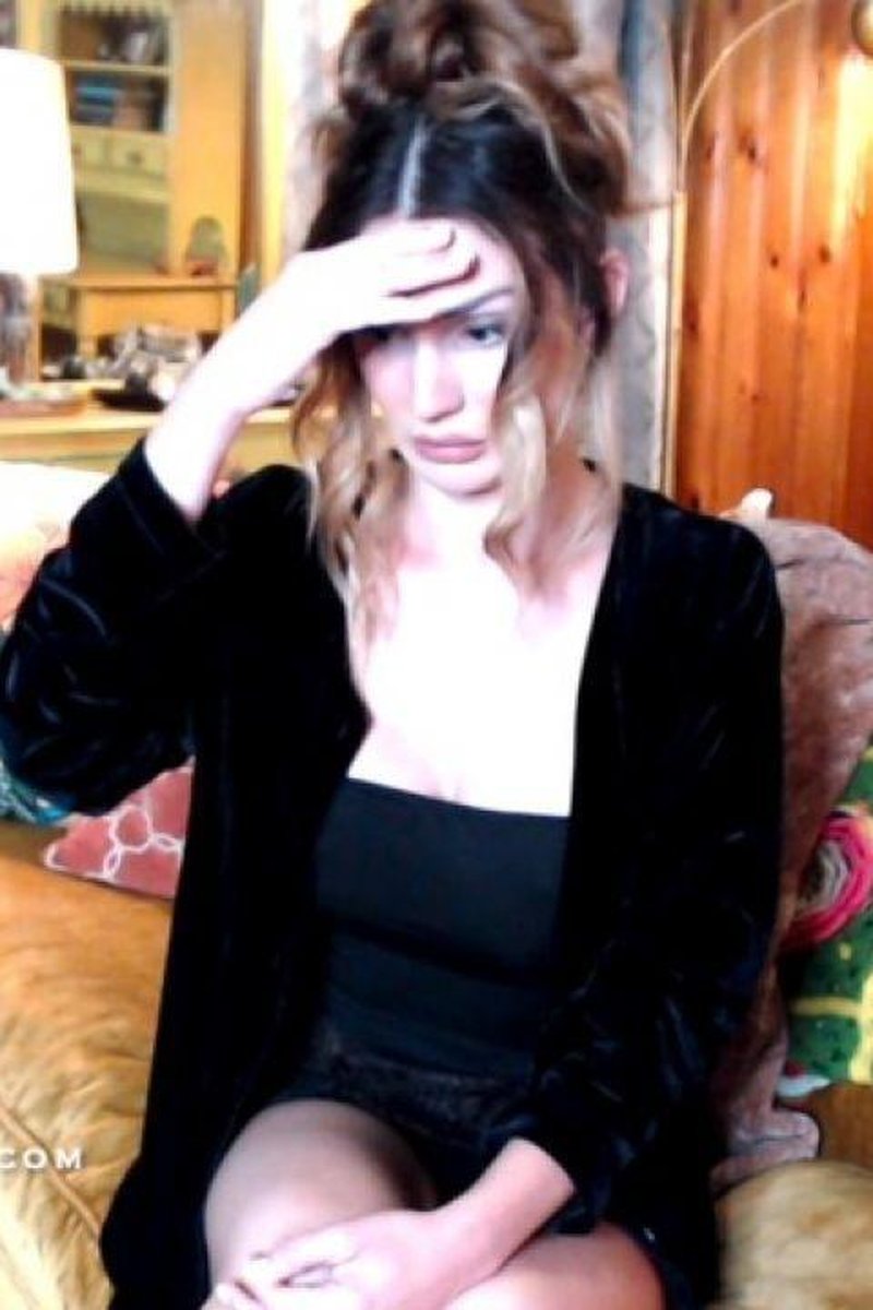 MILF Cries - Screenshot 1 of 4 - Hair Styles