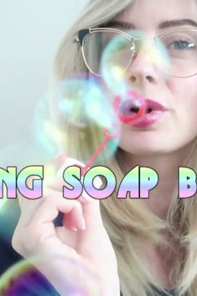 Blowing Soap Bubbles - Screenshot 1 of 4 - Blonde Hair (Female)