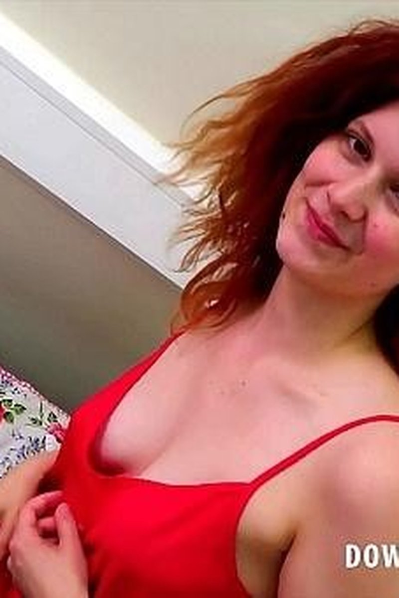 Felicity - Screenshot 1 of 4 - Downblouse