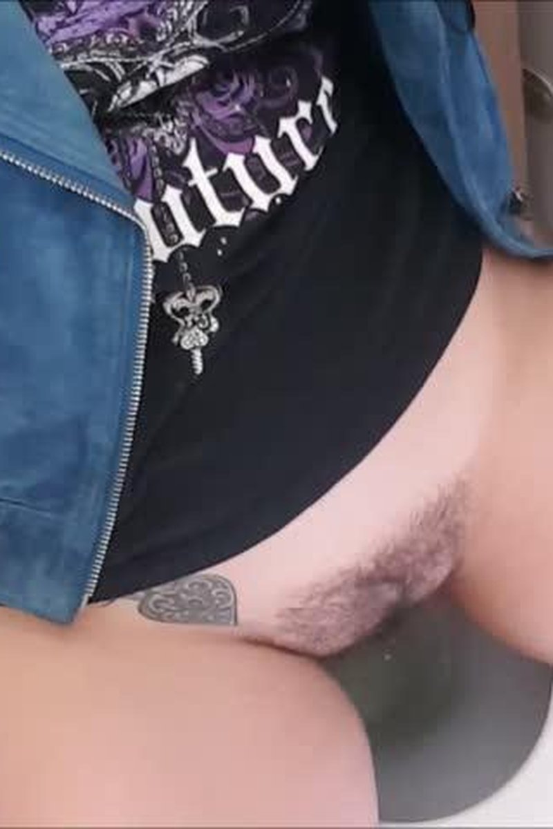 Summer Pee Compilation - Screenshot 1 of 4 - Golden Shower