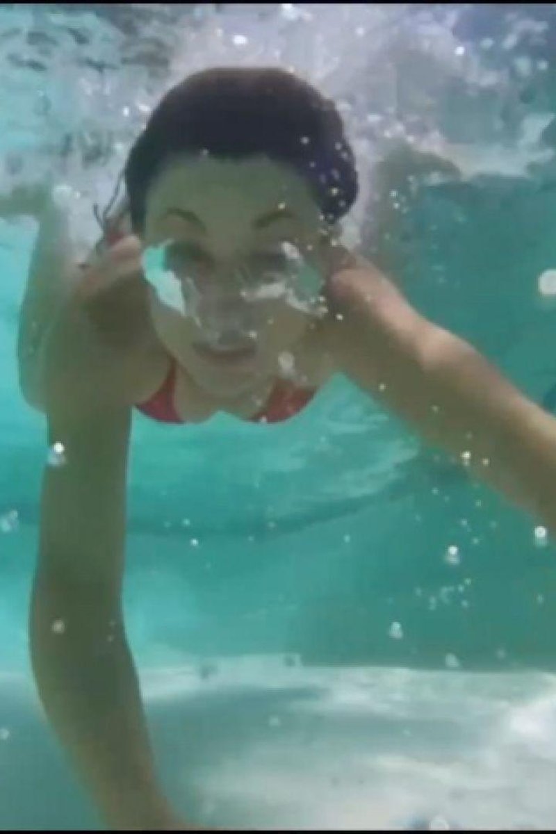 Under Water Compilation - Screenshot 1 of 4 - Bikinifetish