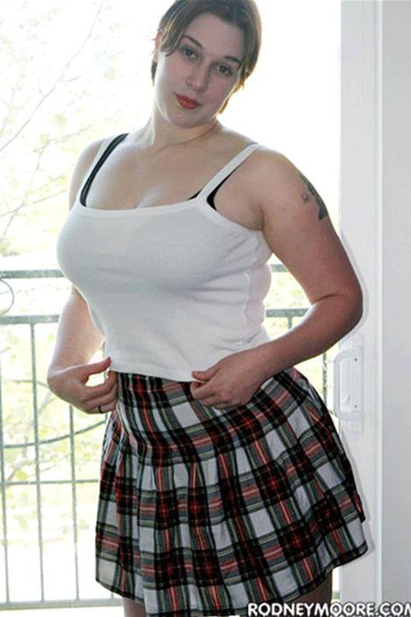 Rowen - Screenshot 1 of 4 - BBW