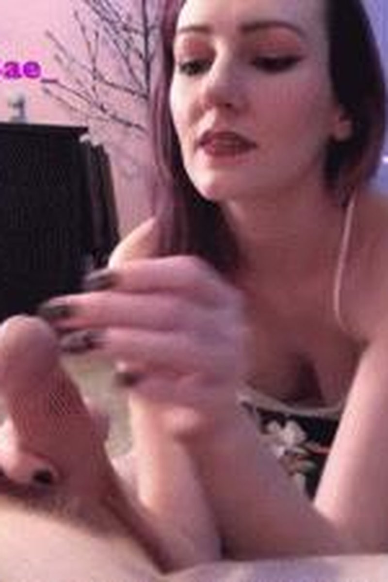 B/G Foot Job And Dirty Talk - Screenshot 1 of 4 - Footjob