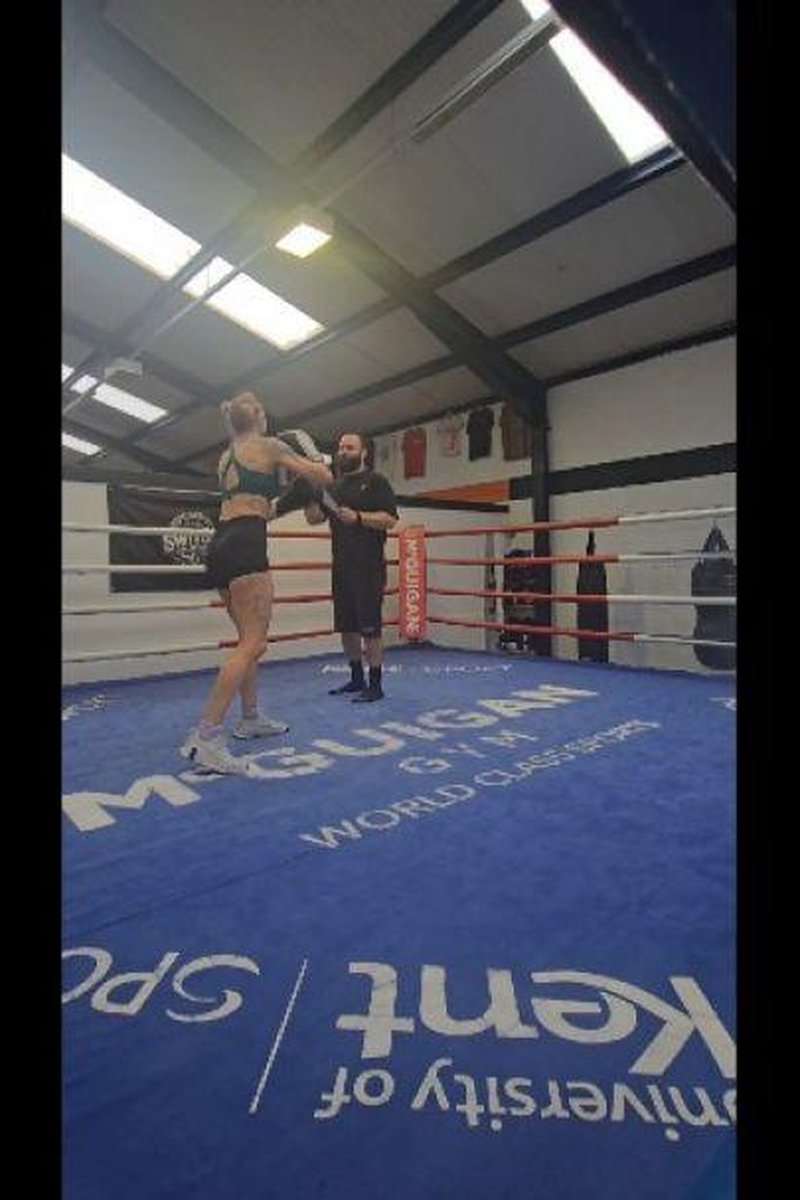 Boxing Training - Screenshot 1 of 4 - Boxinggirl