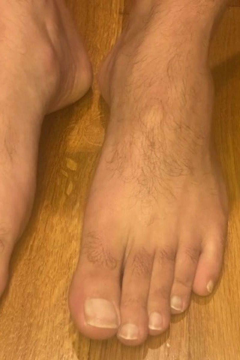 Jack Clipping Toe Nails - Screenshot 1 of 4 - Foot Fetish