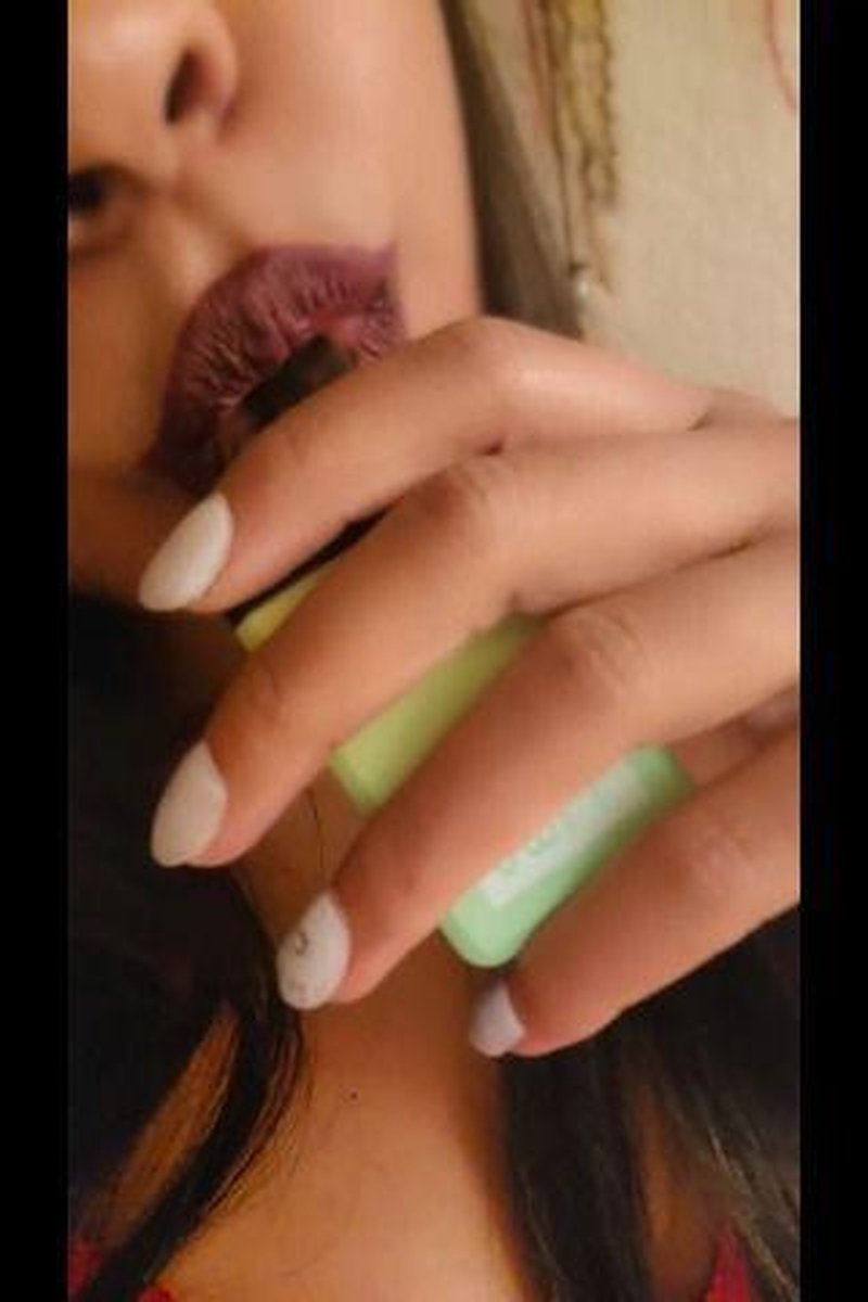 Vape ASMR - Screenshot 1 of 4 - Body Worship