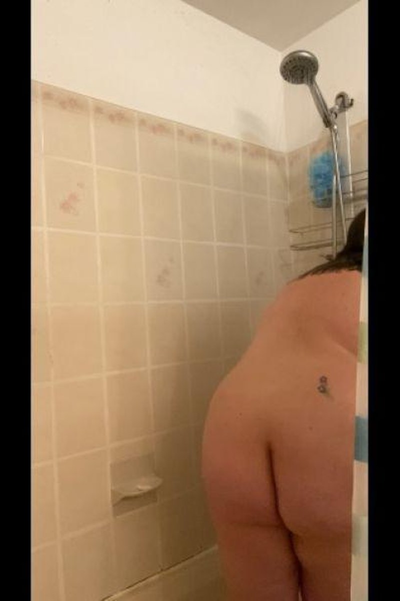 Shower Time - Screenshot 1 of 4 - Amateur