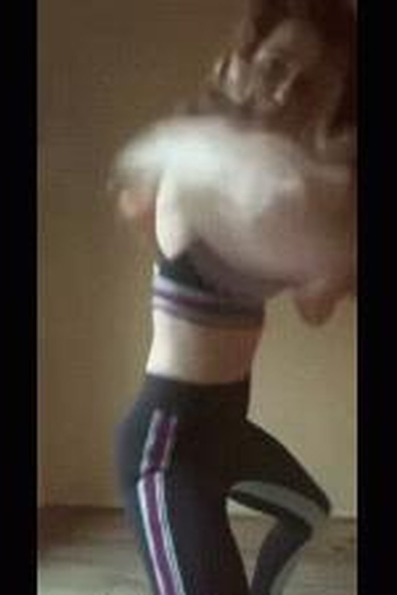 Facebusting Fantasy - Screenshot 1 of 4 - British Domme