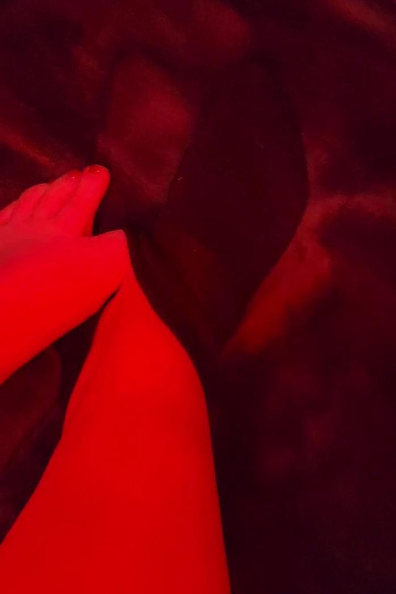 Taking It All Off - Screenshot 1 of 4 - Foot Fetish
