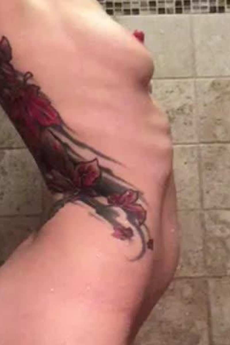 Shower Fun Soaping Up - Screenshot 1 of 4 - Red Hair (Female)