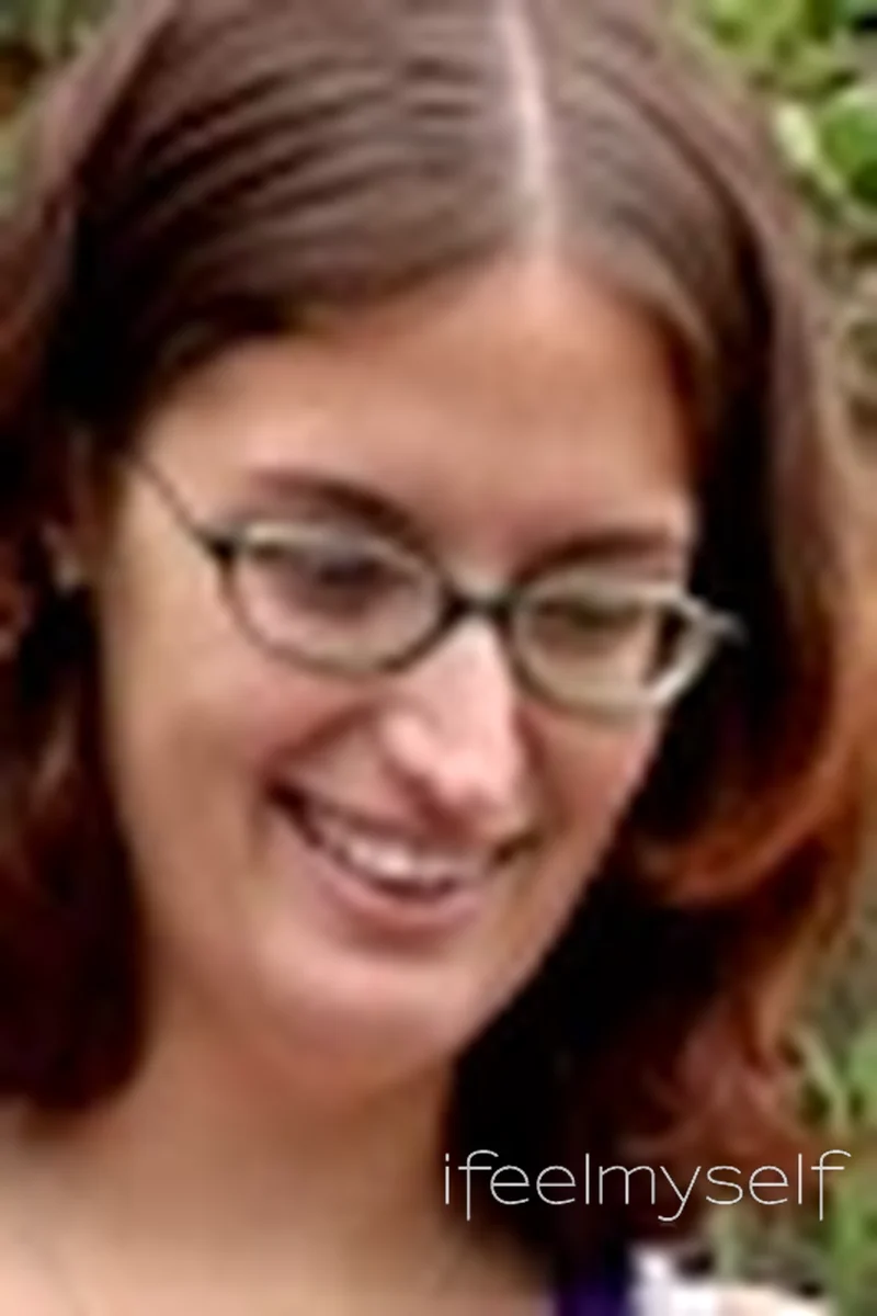 Entrancing - Screenshot 1 of 4 - Curvy