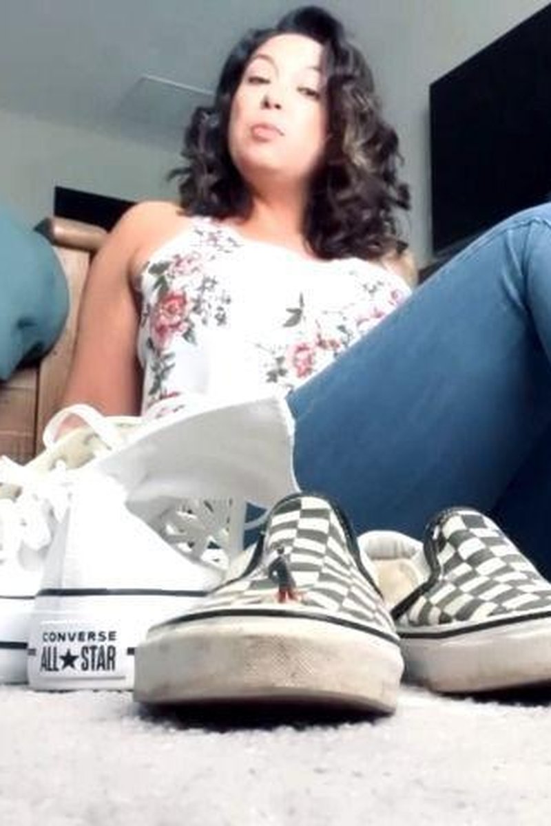 Shoe Slave - Screenshot 1 of 4 - Domination