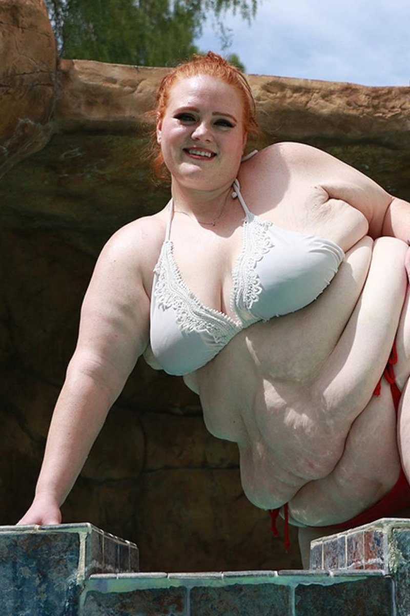 Pool Play - Screenshot 1 of 4 - BBW