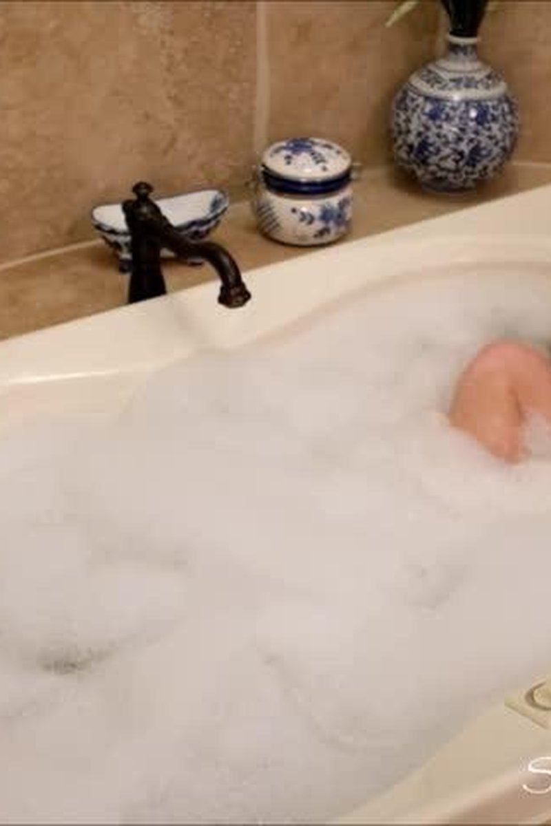 Bathtub Playtime - Screenshot 1 of 4 - Bathroom