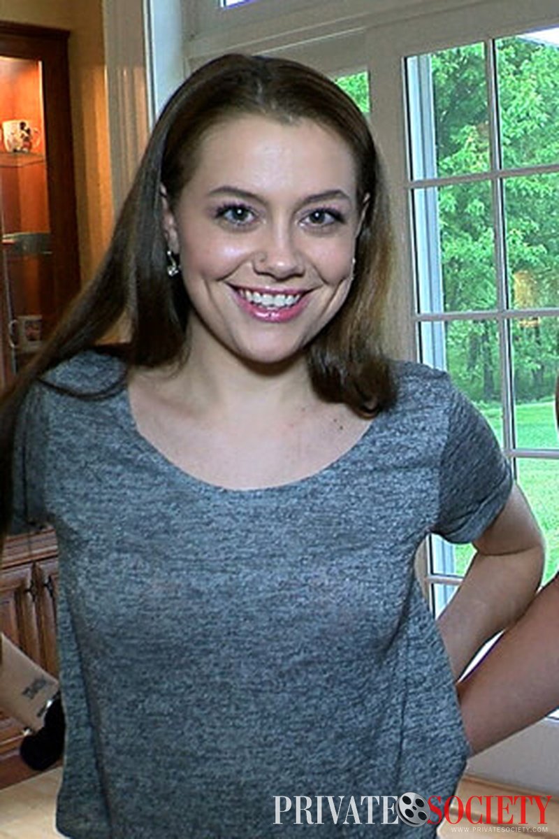 First Look Selena Johnson - Screenshot 1 of 4 - Amateur