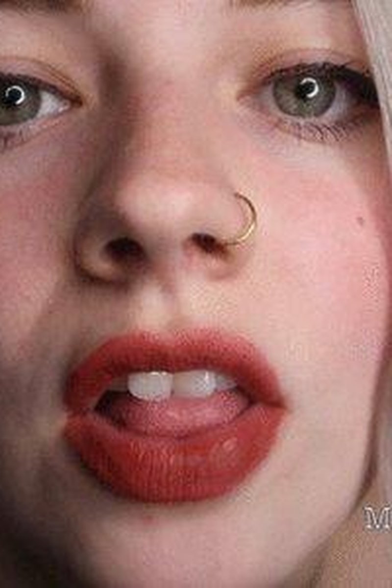 Spit Slut - Screenshot 1 of 4 - Blonde Hair (Female)