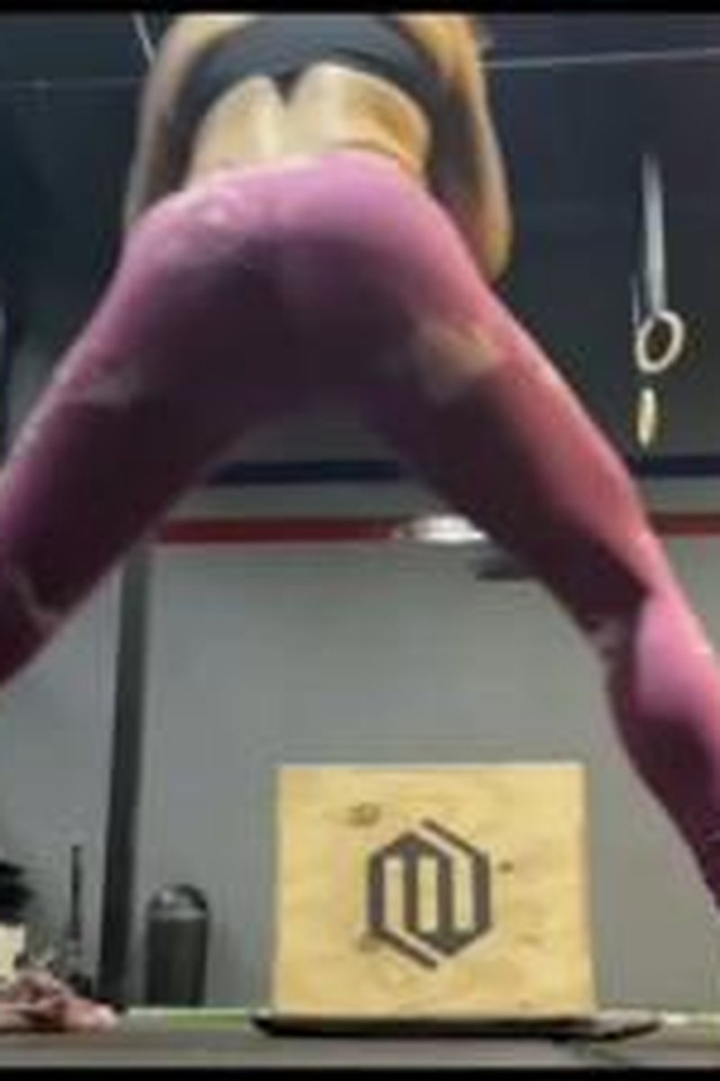 Glutes Training Compilation - Screenshot 1 of 4 - Ass Fetish