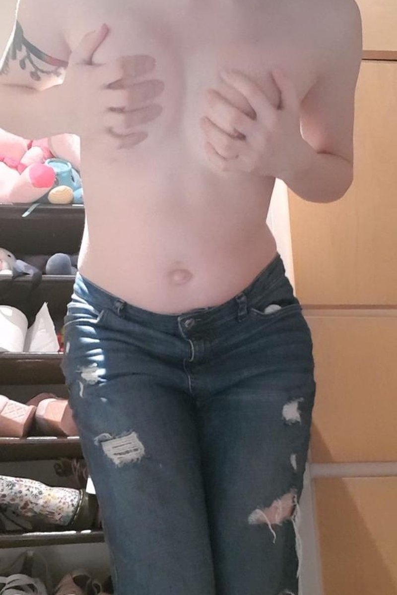 Strip Tease - Screenshot 1 of 4 - Masturbation