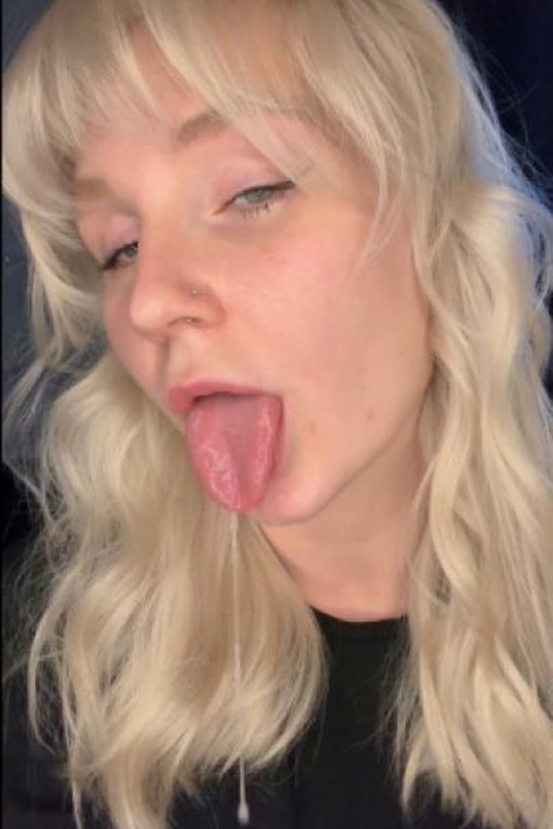 Teasing You - Screenshot 1 of 4 - Blonde Hair (Female)