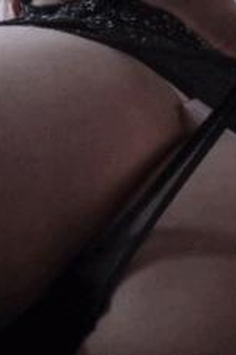 Bottom Feeder - Screenshot 1 of 4 - Ass Worship