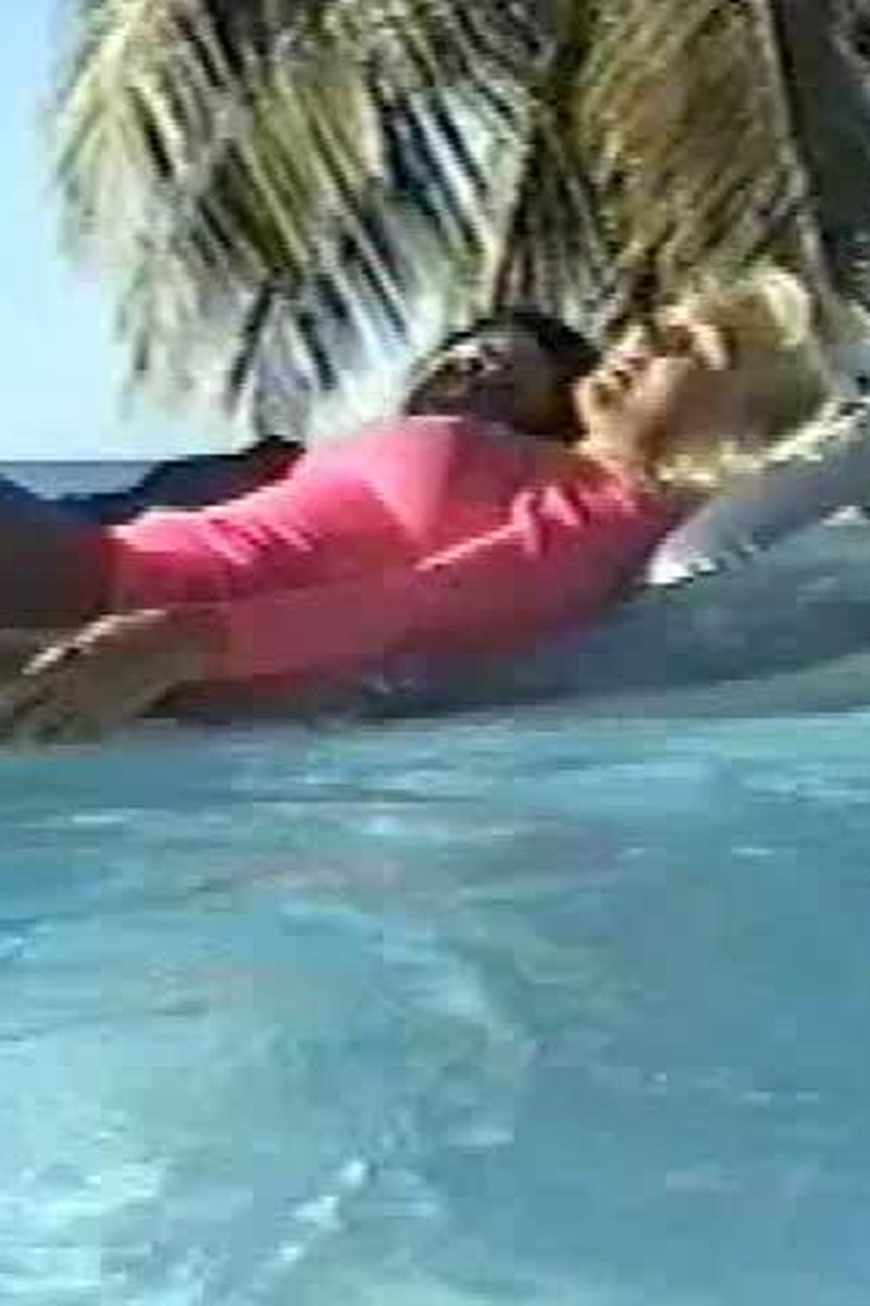 Backstage: Pool Floating - Screenshot 1 of 4 - Water