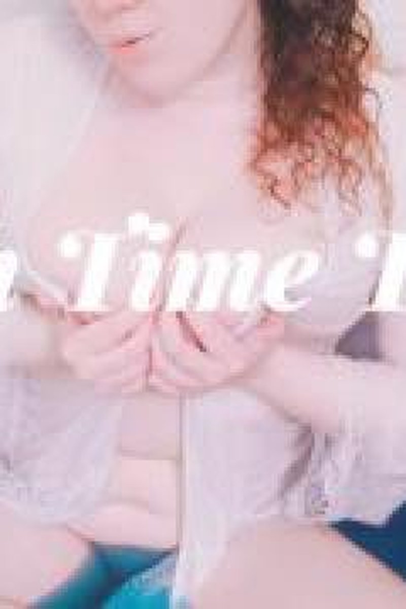 Bath Time Tease - Screenshot 1 of 4 - Bathroom
