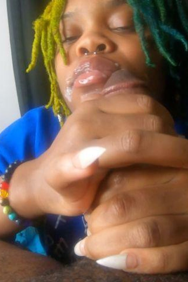 He Came All On My Face - Screenshot 1 of 4 - Ball Sucking