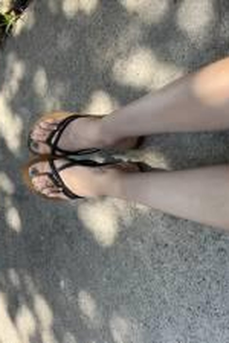 Flip Flops - Screenshot 1 of 4 - Foot Fetish