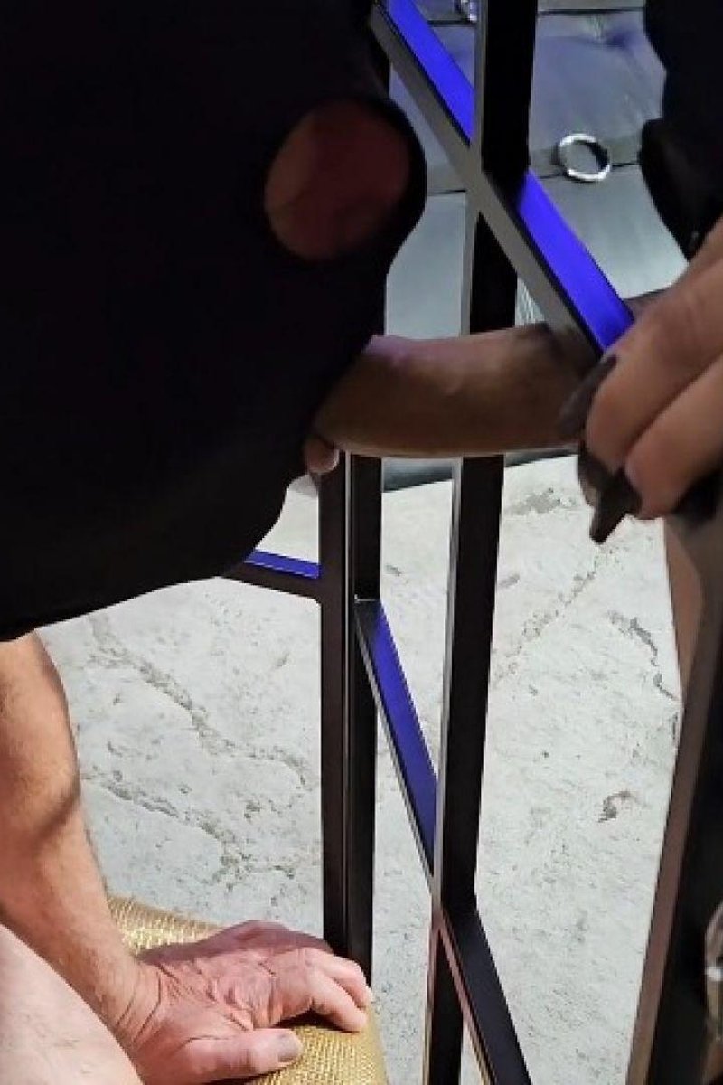 Aromatic Dicksucking Training - Screenshot 1 of 4 - Blowjob