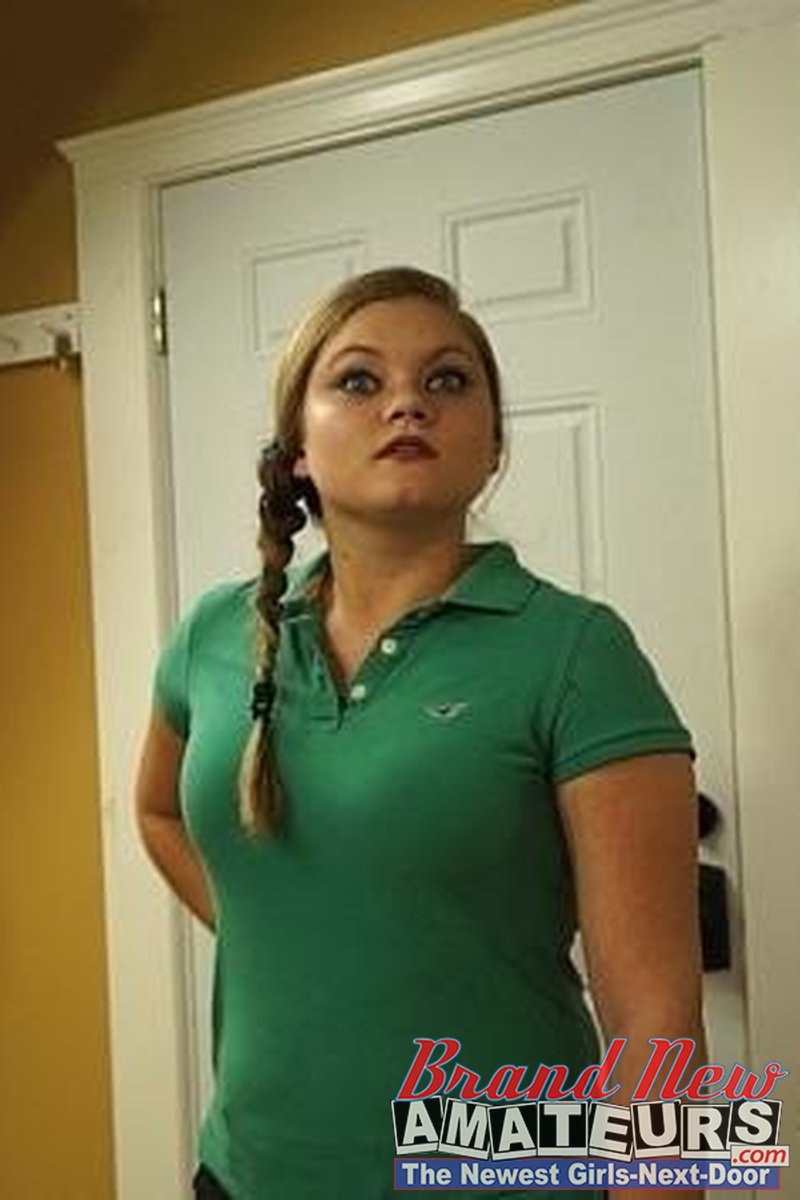 Pixie Attacks Lauren - Screenshot 1 of 4 - Blond Hair