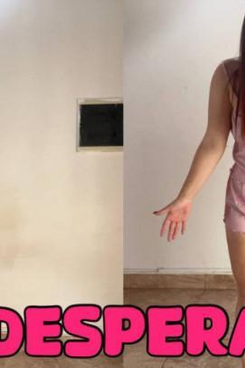 Desperate Pee - Screenshot 1 of 4 - Golden Shower