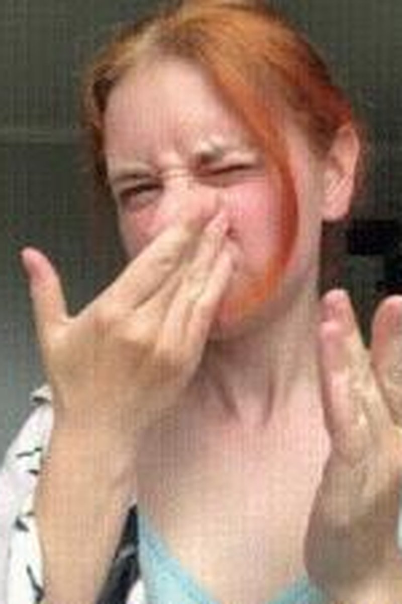 Scratching Nose! - Screenshot 1 of 4 - Face Fuck