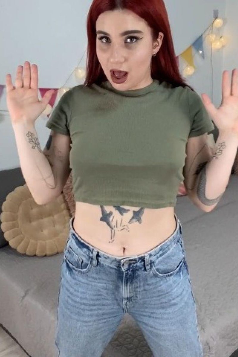 Custom - Screenshot 1 of 4 - Alternative Girl