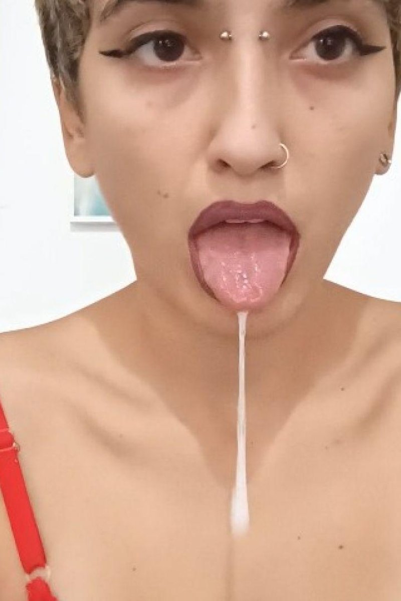 Spit Fetish - Screenshot 1 of 4 - Fetish