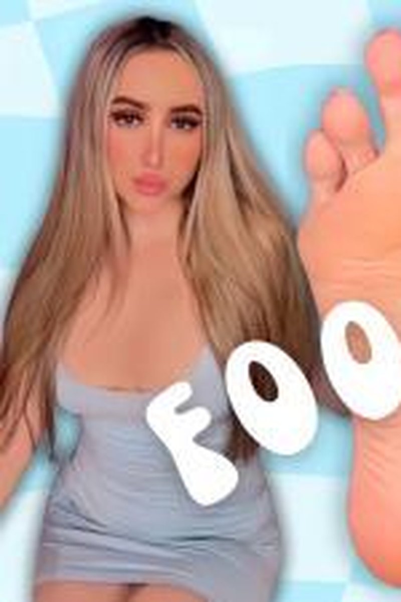Foot Fool - Screenshot 1 of 4 - Femdom