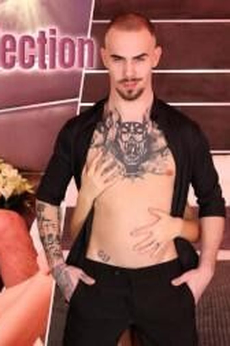 Strong Reflection - Screenshot 1 of 4 - 8K Available