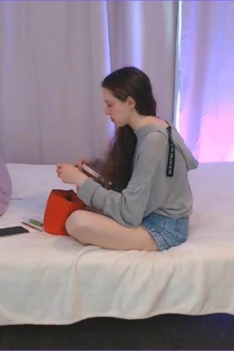 Ignoring U - Screenshot 1 of 4 - Makeup