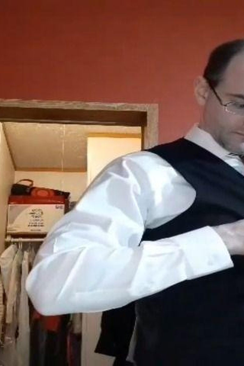 Getting Undressed - Screenshot 1 of 4 - Amateur