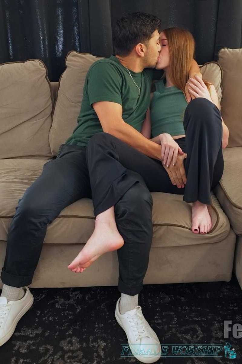 #872 - Screenshot 1 of 4 - Myra Moans