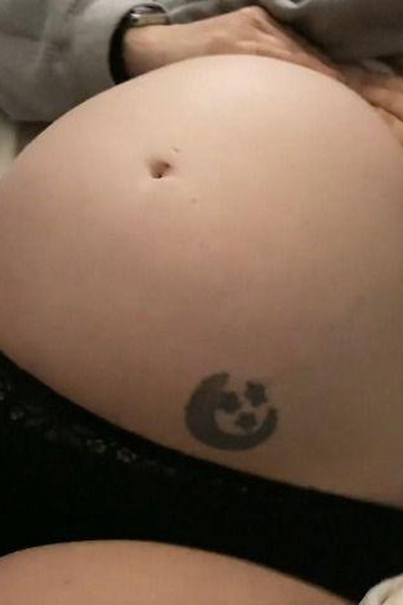 Biggest Belly Ever - Screenshot 1 of 4 - BBW